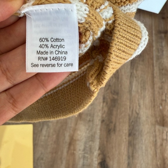 Croft & Barrow Women's Tan and White Striped Sweater - Picture 5 of 8